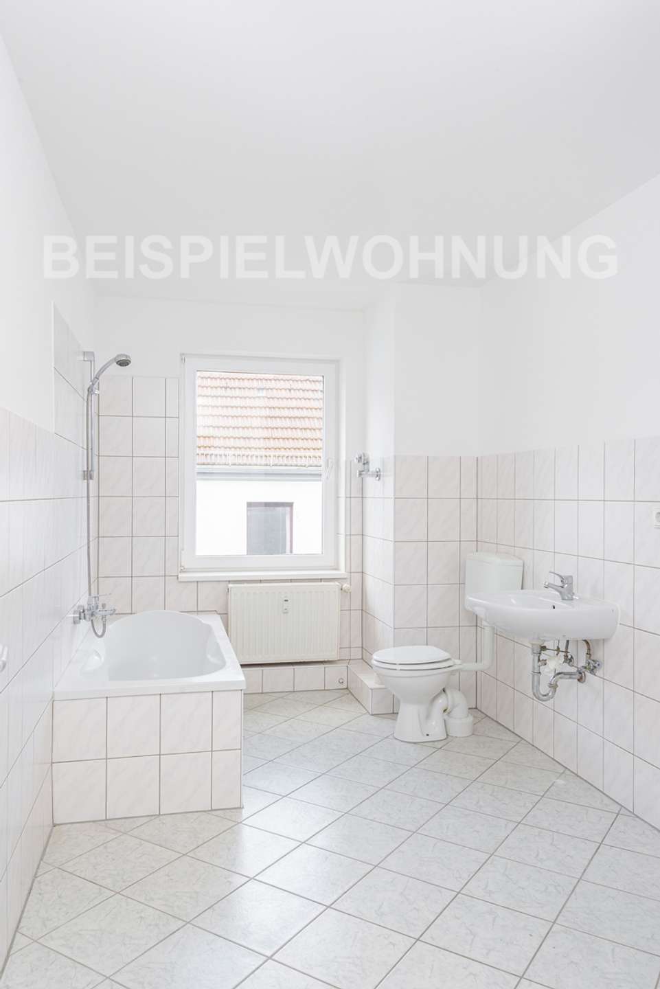 Leerwohnung-Badezimmer