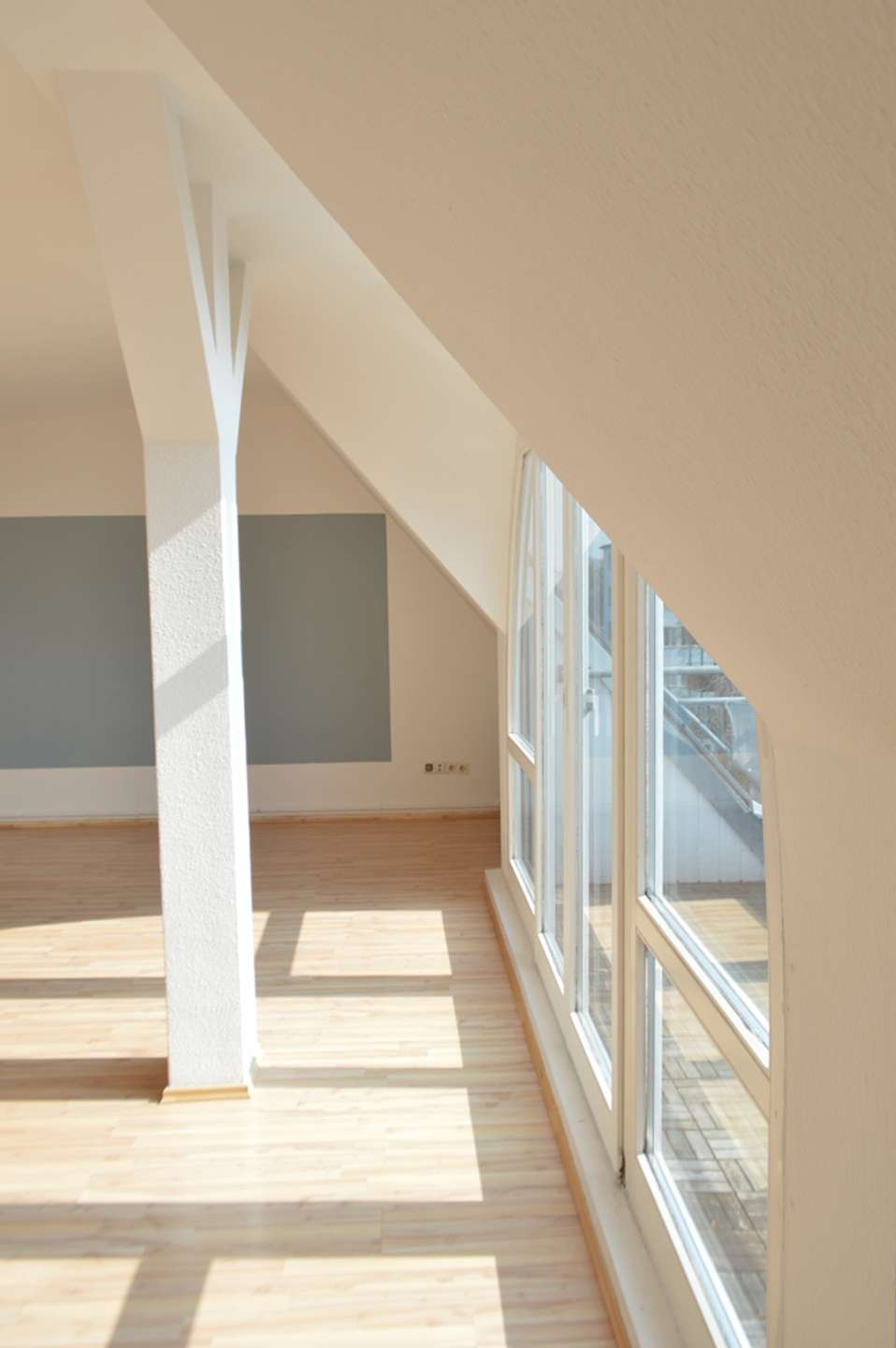 Zimmer mit Dachschräge
