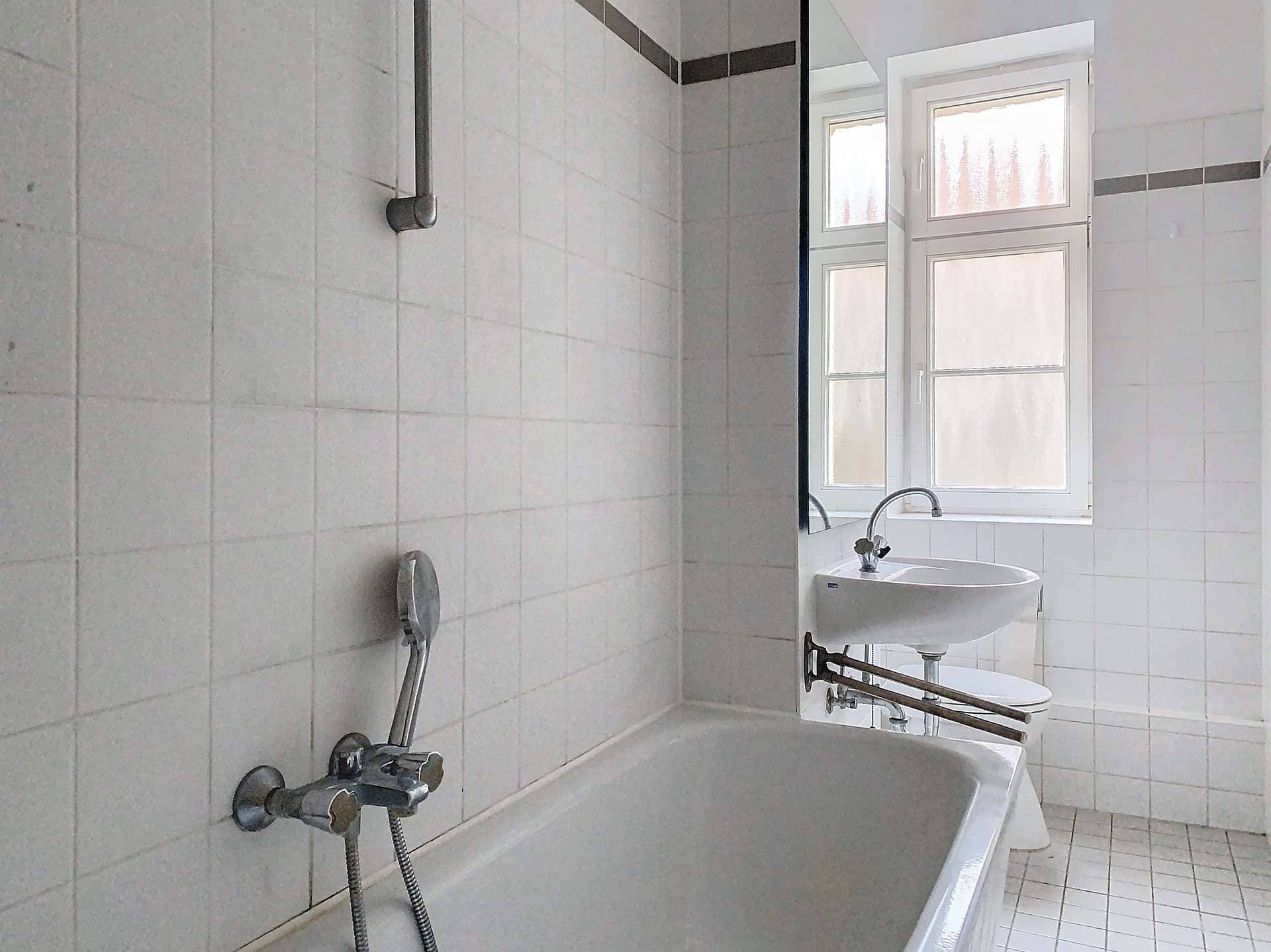 Musterfoto Leerwohnung Bad