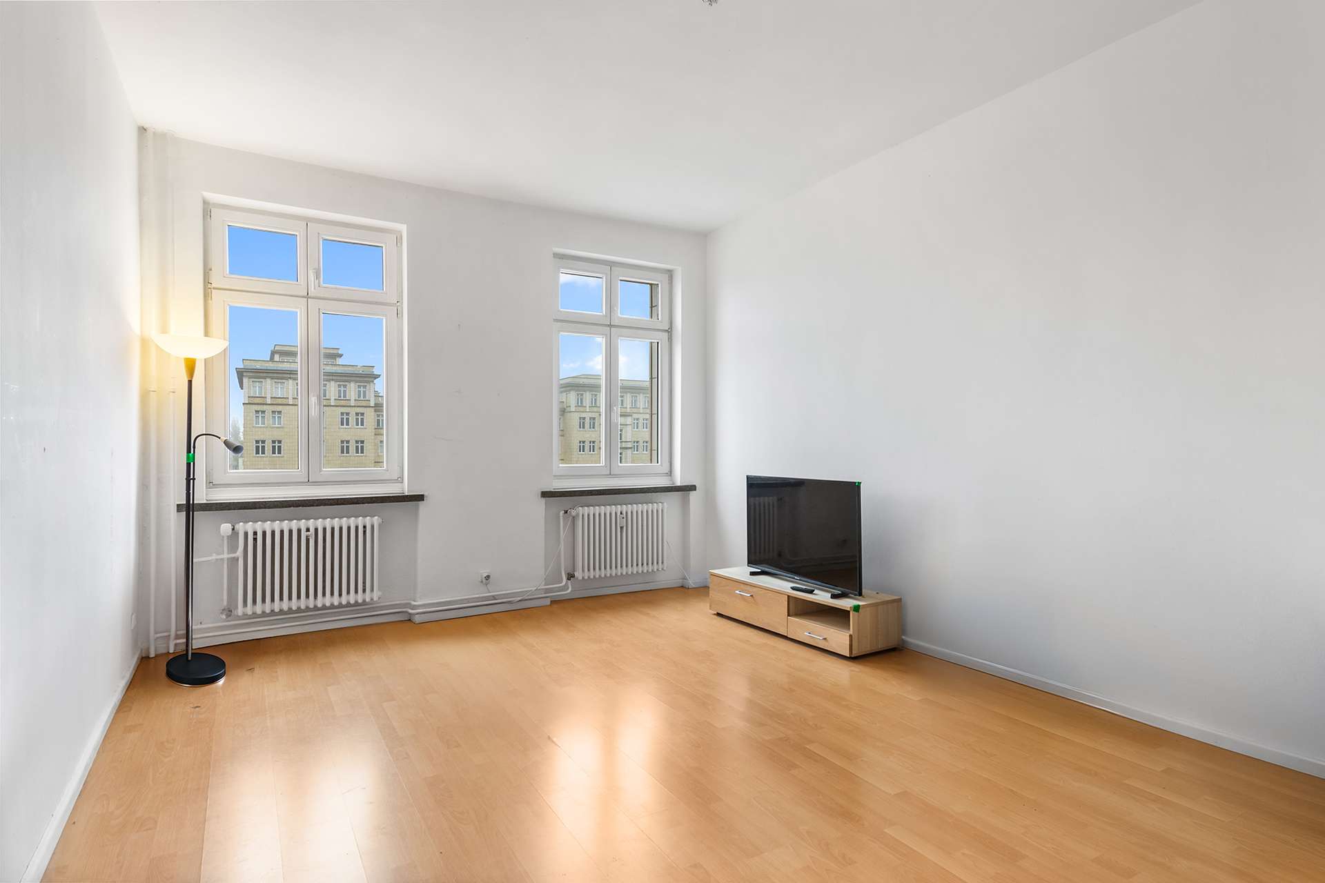 Zimmer mit Ausblick auf die Frankfurter Allee - Musterfoto mit vergleichbarem Standard