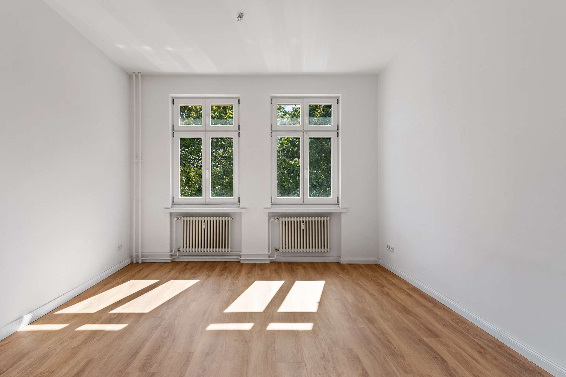 Wohnzimmer - Musterfoto in vergleichbarem Standard