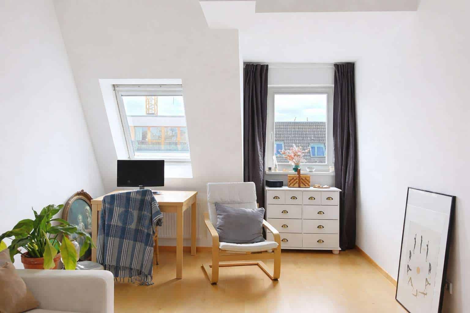 Schlafzimmer straßenseitig