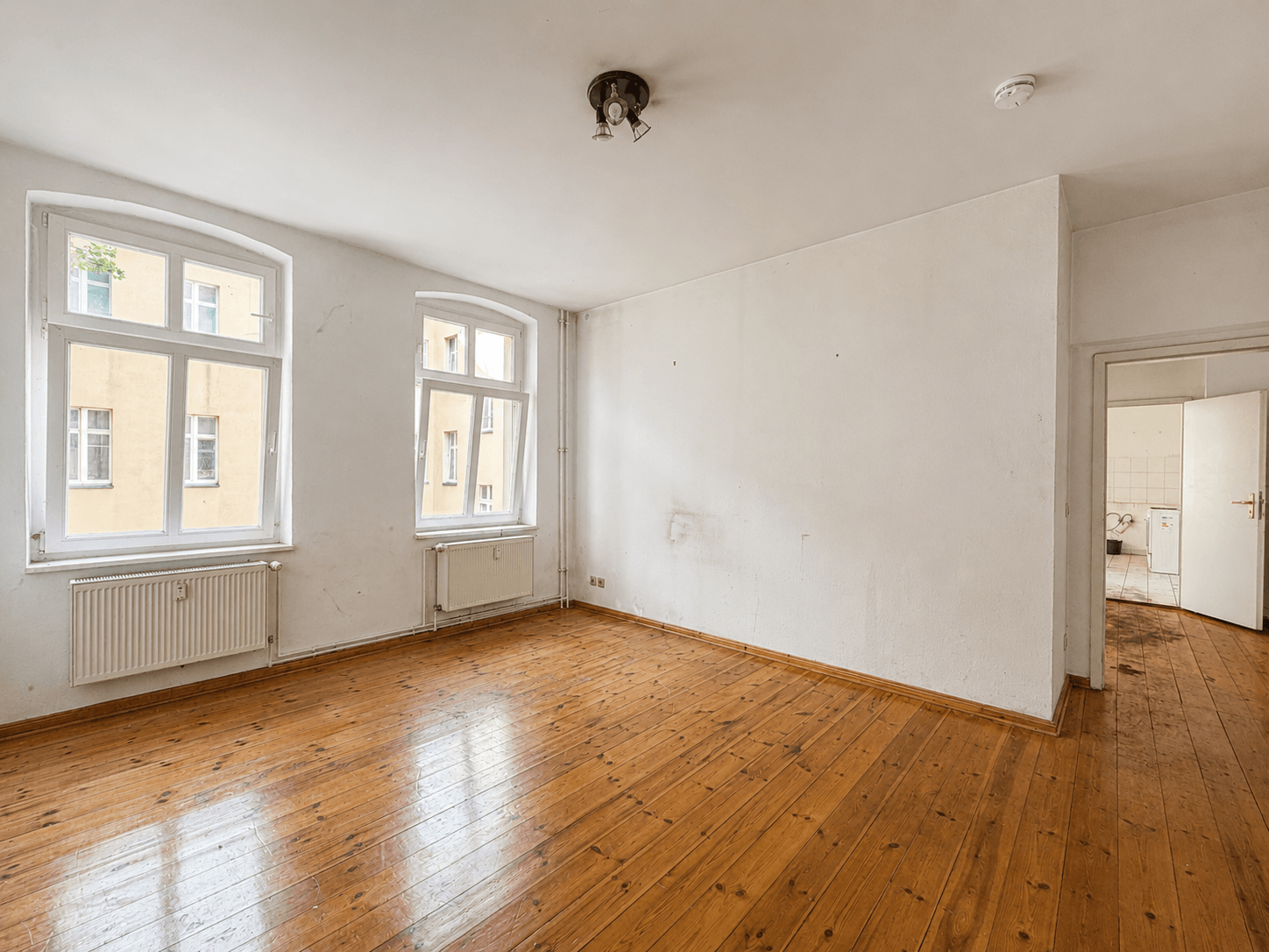 Schlafzimmer 1